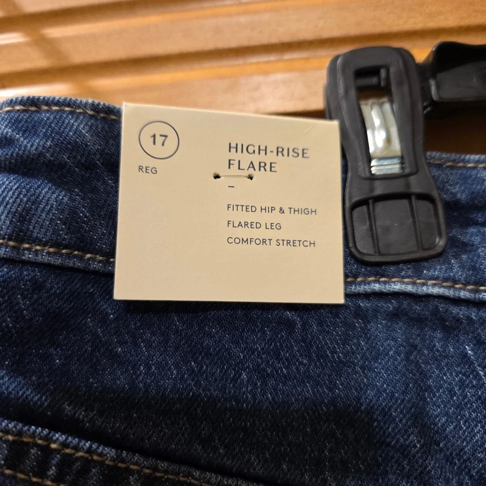 Universal Thread High Rise Flare Jeans Dark Wash Denim Comfort Stretch 17‎